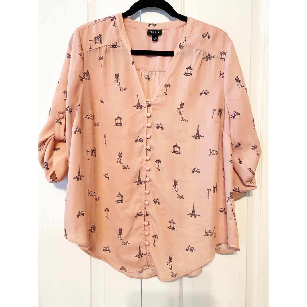 Torrid woman’s blouse size 00 Eiffel tower